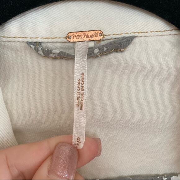 Free People Cream Rumors Denim Jacket Small NWOT - Picture 6 of 8